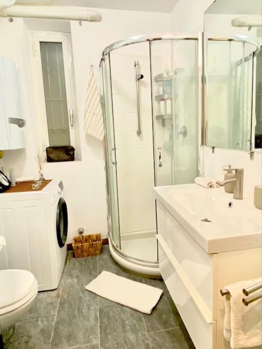 Duomo Area 2 Bedroom Deluxe * Milan